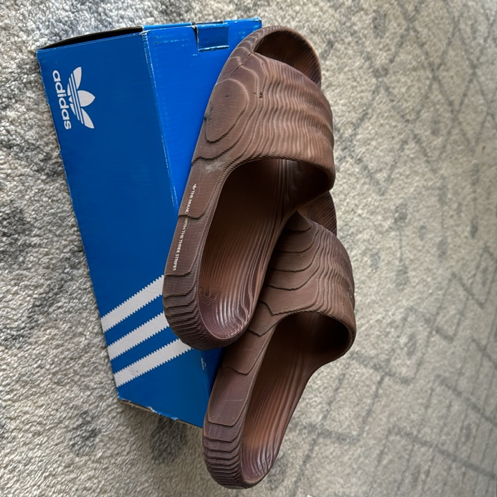 Adilette 22 Men size 11 Adidas slide